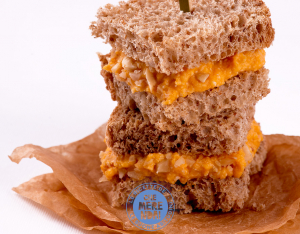 Sandwich con zucca e anacardi