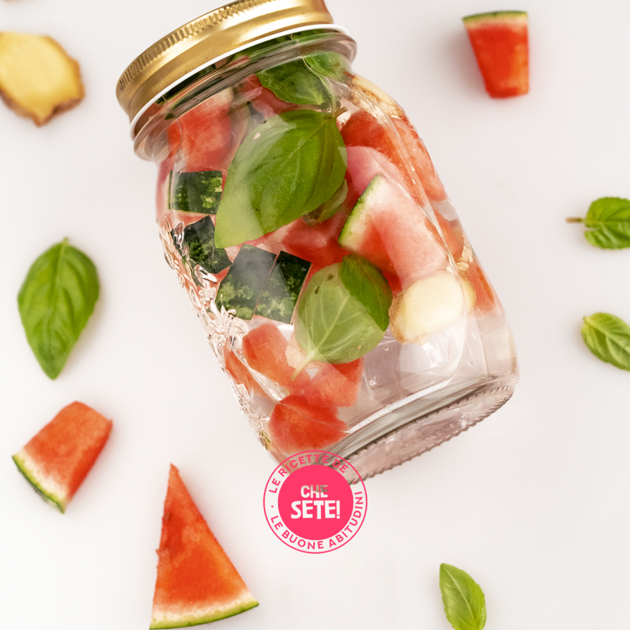 Acqua aromatizzata anguria, zenzero e basilico